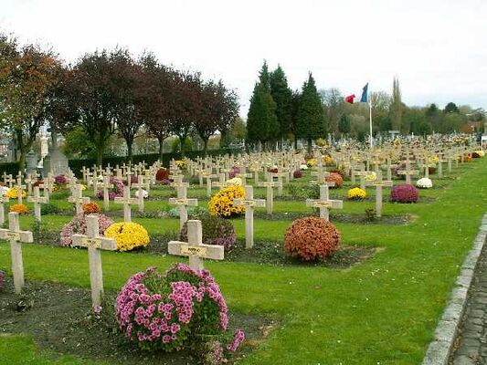 carré-militaire-cimetiere-saint-roch.jpg