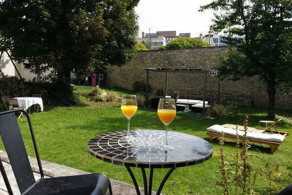 terrasse du bas en ete.jpg