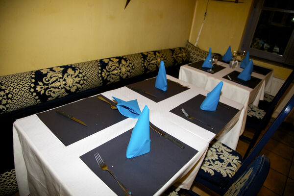 lapetitecouscoussière-table2-mons.jpg