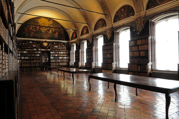 Valenciennes-bibliothèque-des-jesuites.jpg