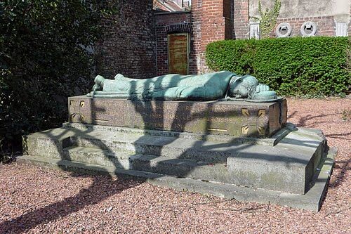 monument-delbecque-valenciennes.jpg