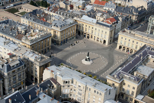 Reims, Place Royale © F.Canon.jpg