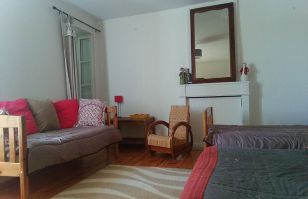 La Grande chambre des Brulonnes avec ses 3 lits.jpg