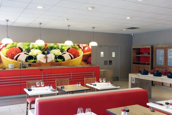 photo resto 2 ibis kitchen (Small).jpg