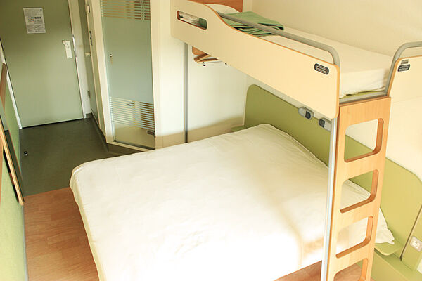 Hotel Ibis Thillois ©Clément Richez pour l'Office de Tourisme de l'Agglomération de Reims (2).jpg