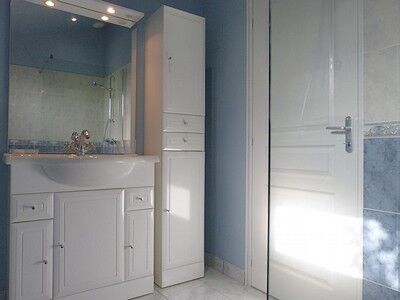 les glycines-salle de douche-sit.jpg