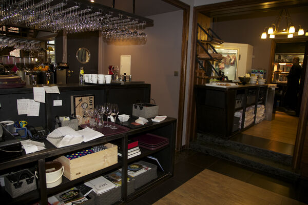 Latableduboucher-bar4-Mons.jpg