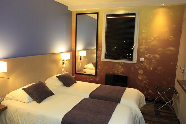 18.1 Chambre classique twin.JPG