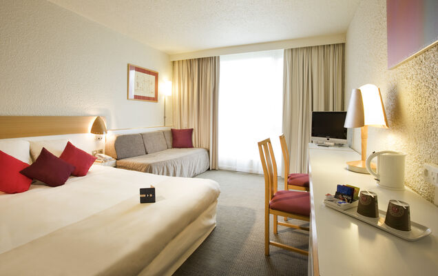 Valenciennes-Novotel-chambre.jpg