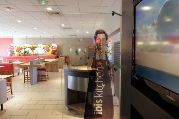 photo resto 5 ibis kitchen (Small).jpg