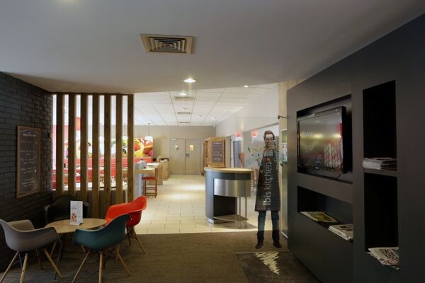 photo resto 4 ibis kitchen (Small).jpg