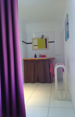 La Mardelle Salle de bain côté vasque.jpg