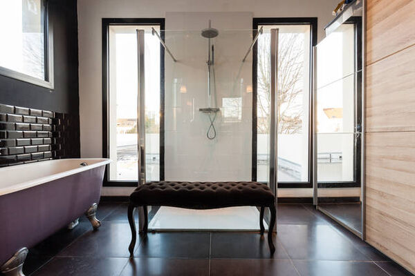 chambre d'h+¦te salle de bain face douche.jpg