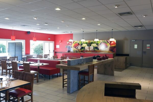 photo resto 1 ibis kitchen (Small).jpg