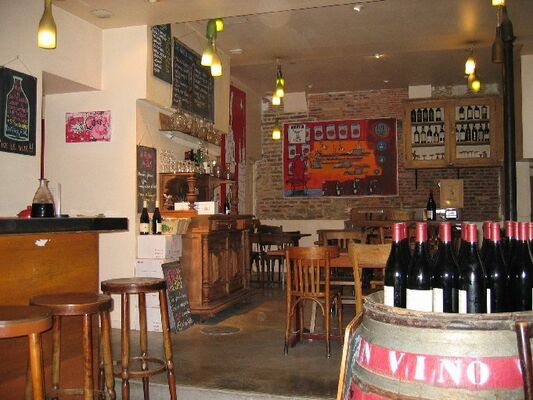 Aux Crieurs de vin - Bar et restaurant.jpg