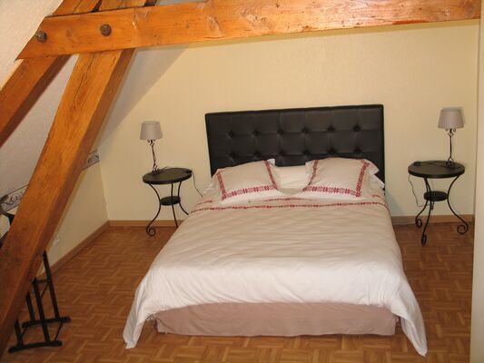10 Grande chambre Lit 160x200.JPG