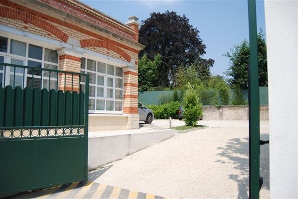 Tour Boileau - Portail.JPG