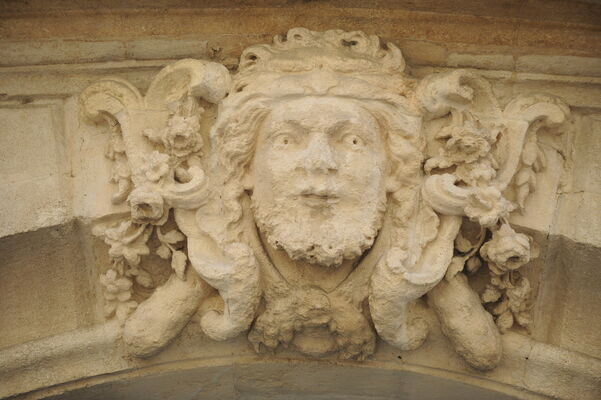 Beaucaire 001.jpg
