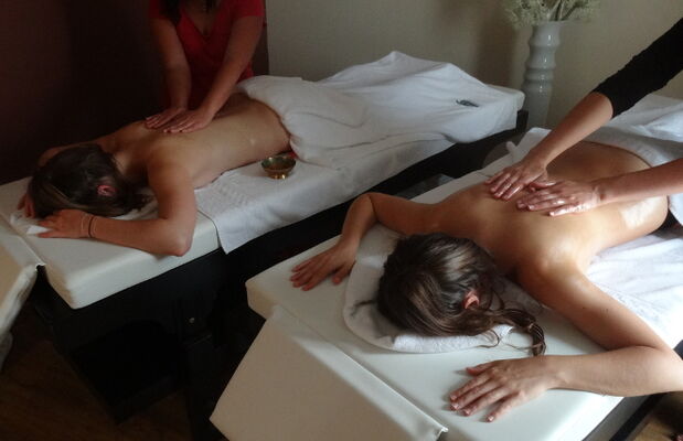 Massage-duo.JPG