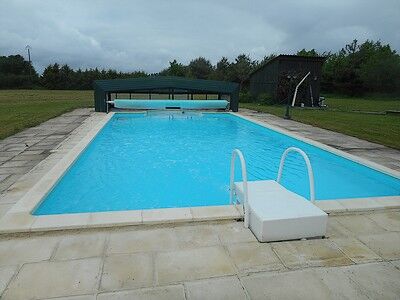 La Cachette-piscine-sit.jpg