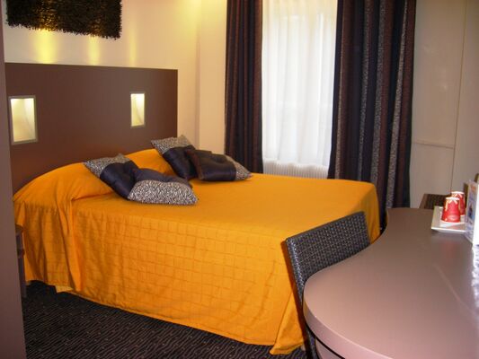 Valenciennes-Gd-Hôtel-chambre2.jpg