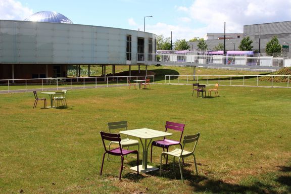 Le-bâtiment-du-Planétarium_WEB.jpg
