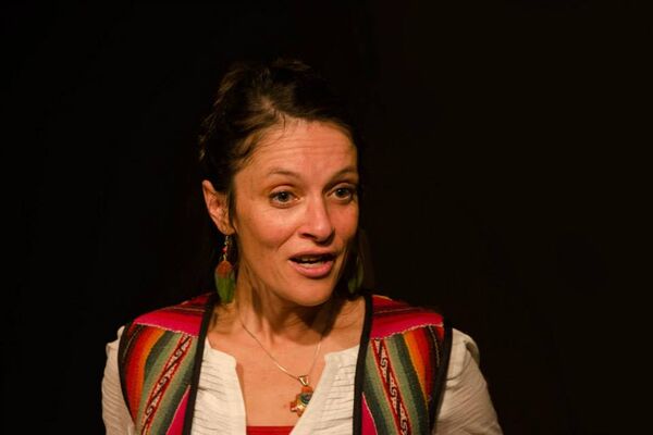 conteuse Yara Lune 1.jpg