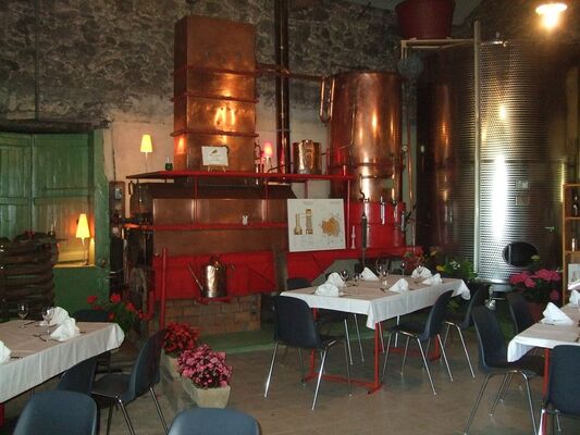 Repas au pied de l'alambic