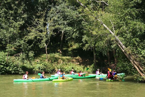 LES CANOES DE BEAUCAIRE