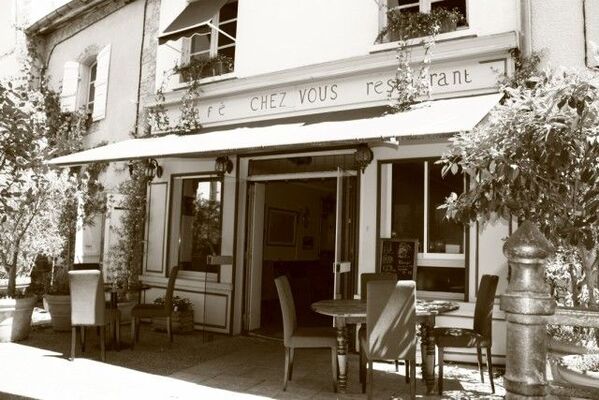 CHEZ VOUS