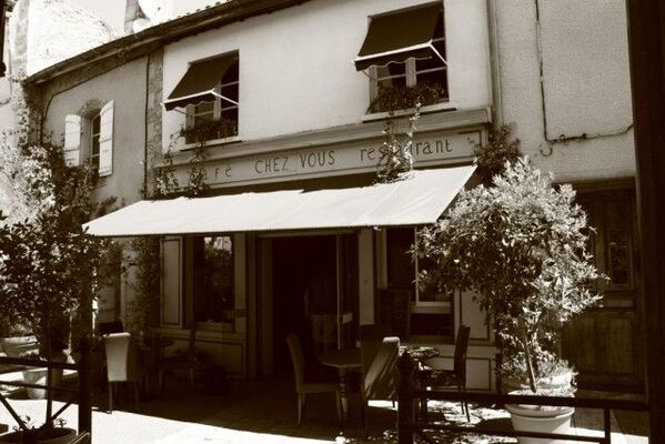 CHEZ VOUS