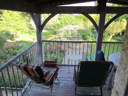 Balcon avec vue sur le jardin