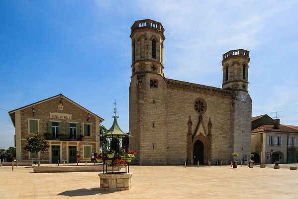 VILLAGE DE VALENCE SUR BAISE