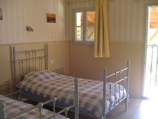 Chambre avec 2 lits individuels