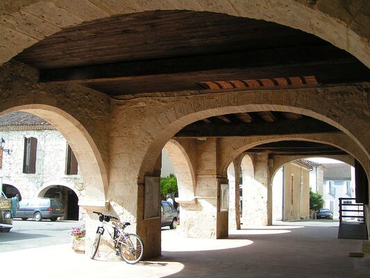 ARCADES, COUVERTS OU CORNIÈRES