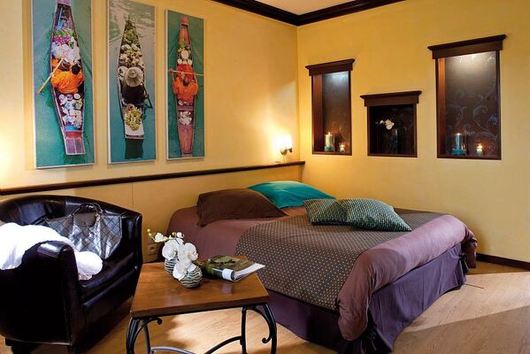 GRANDE CHAMBRE POUR 2 PERSONNES
