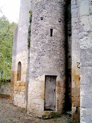 ÉGLISE ROMANE SITE CLUNISIEN DE MOUCHAN