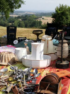 VIDE-GRENIER ET DÉBALLAGE