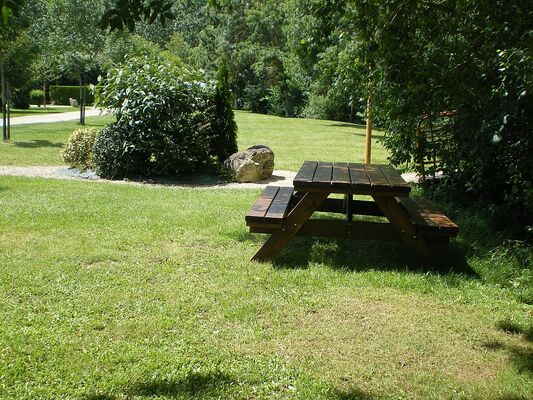 Table de pique nique de l'aire de camping car