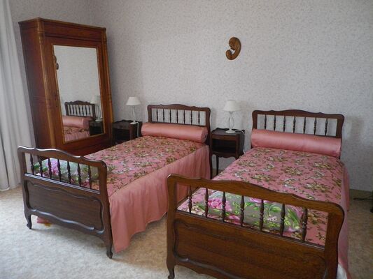 Grande chambre avec lits jumeaux