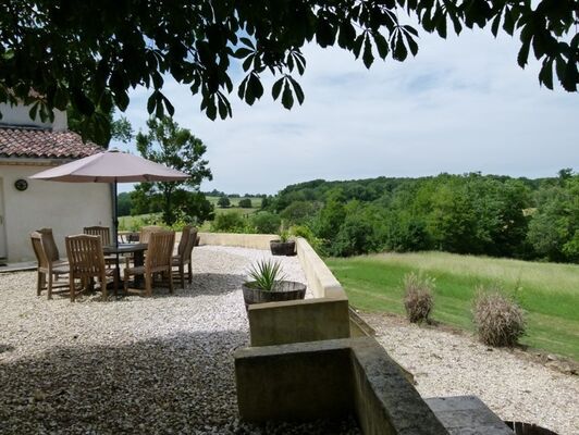 Grande terrasse aménagée