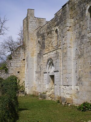 Tour fortifiée de l'église Saint Pierre de Genens
