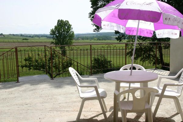 PHOTO1