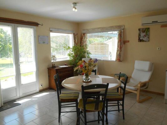 PHOTO1