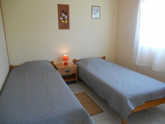 PHOTO3