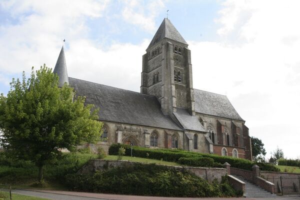 Église fortifiée Saint Martin (Chaourse) Randonner