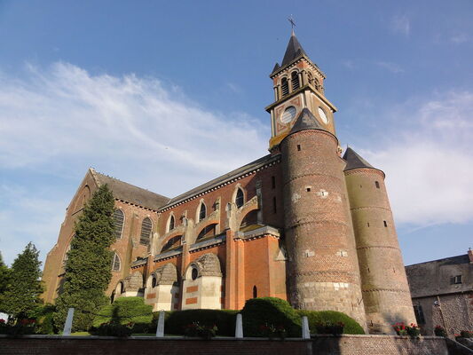 Eglise fortifiée < Origny en Thiérache < Aisne < Picardie
