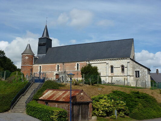 Église fortifiée < Logny les Aubenton < Aisne < Picardie