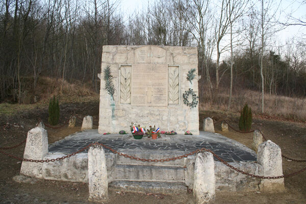 Monument des aviateurs 2015 < Ostel < Aisne < Picardie