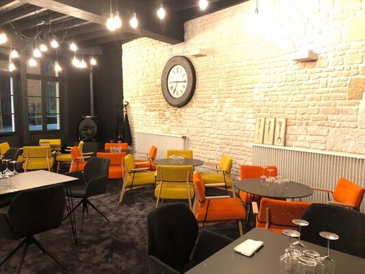 Le restaurant "Le Boeuf en écailles" à Magné